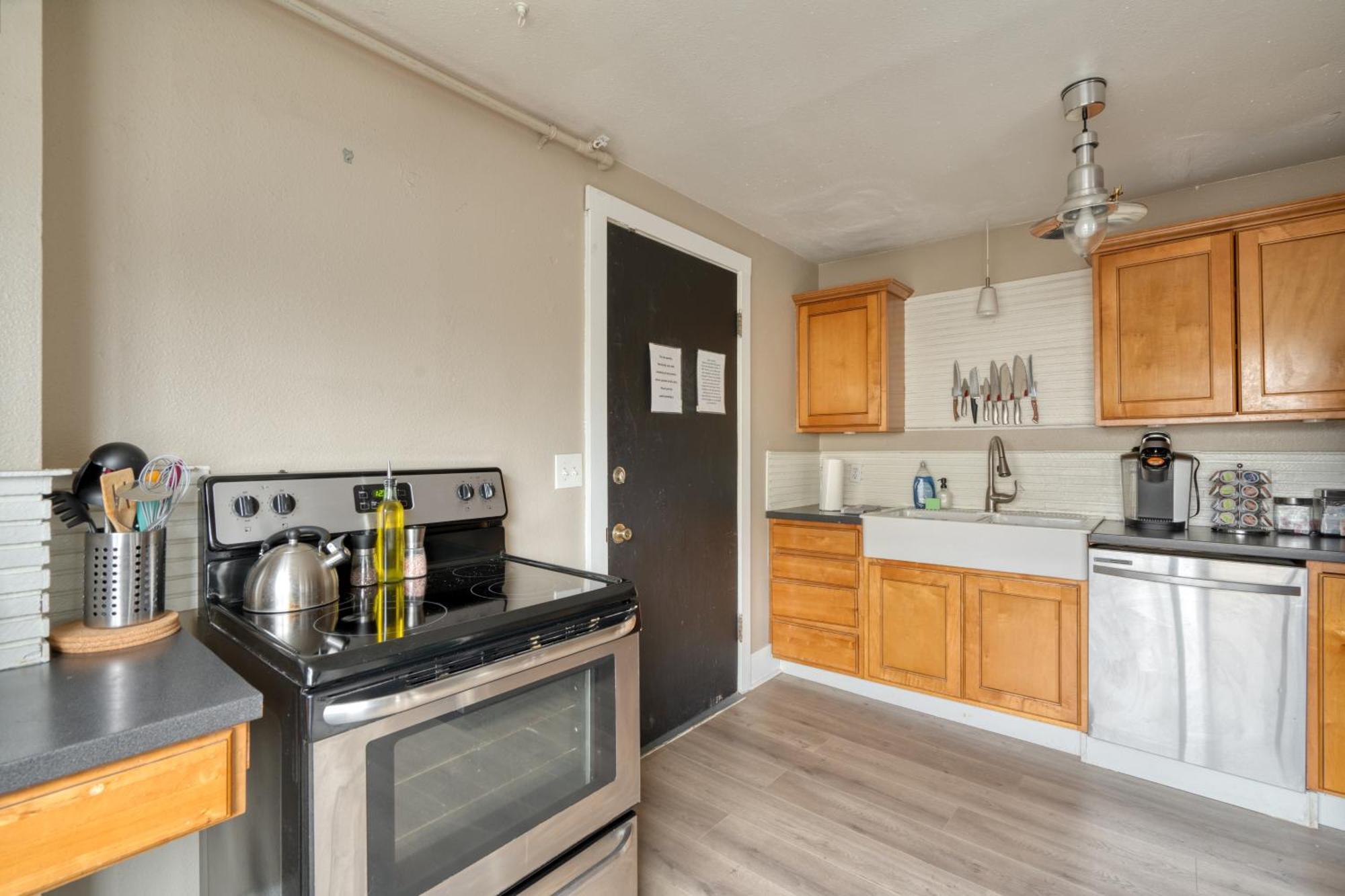 Collection - Elegant & Airy 3br 2ba In Ne Holiday home *